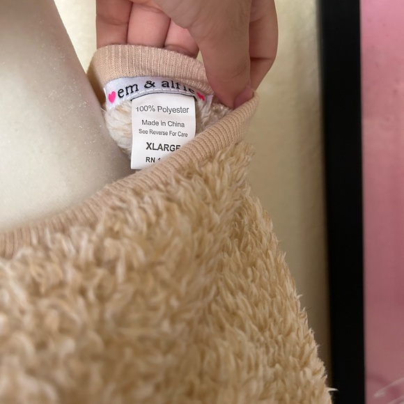 Sweater - Picture 3 of 3